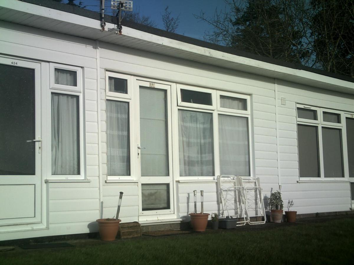 Adventure Cabin Dartmouth Exterior photo